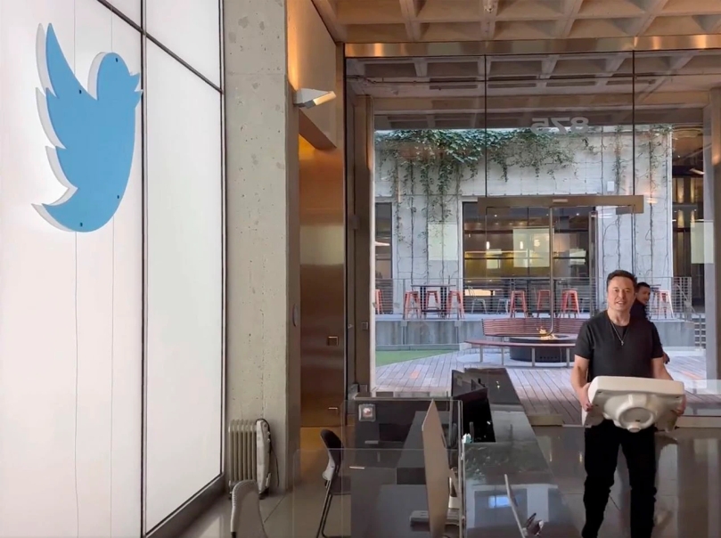 Let That Sink In, Elon Musk at Twiiter HQ